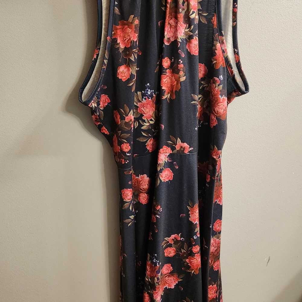 🍉Chic Backless Floral Dress - Black and Red